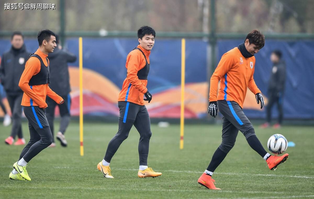 包含犹他爵士迎亚冠关键赛;集结日临场应变;气氛紧张;更衣室氛围转暖的词条 包含犹他爵士迎亚冠关键赛;集结日临场应变;气氛紧张;更衣室氛围转暖的词条