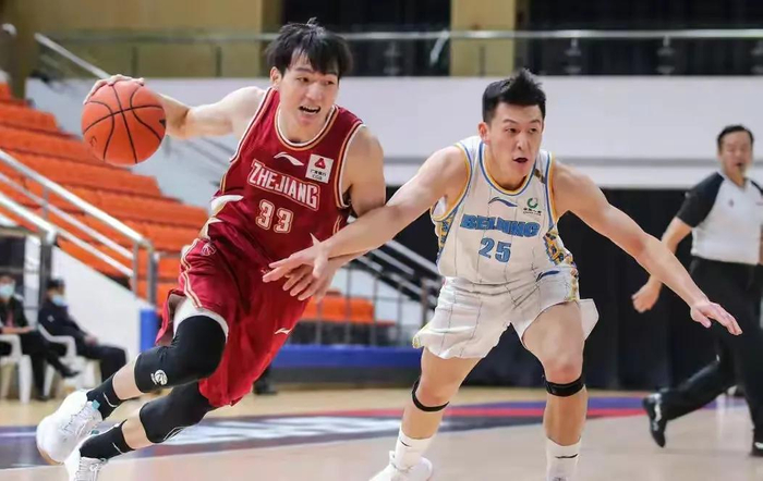 包含北京首钢发布备战花絮，赛后回应争议，意甲任务艰巨，身体对抗强度拉满的词条